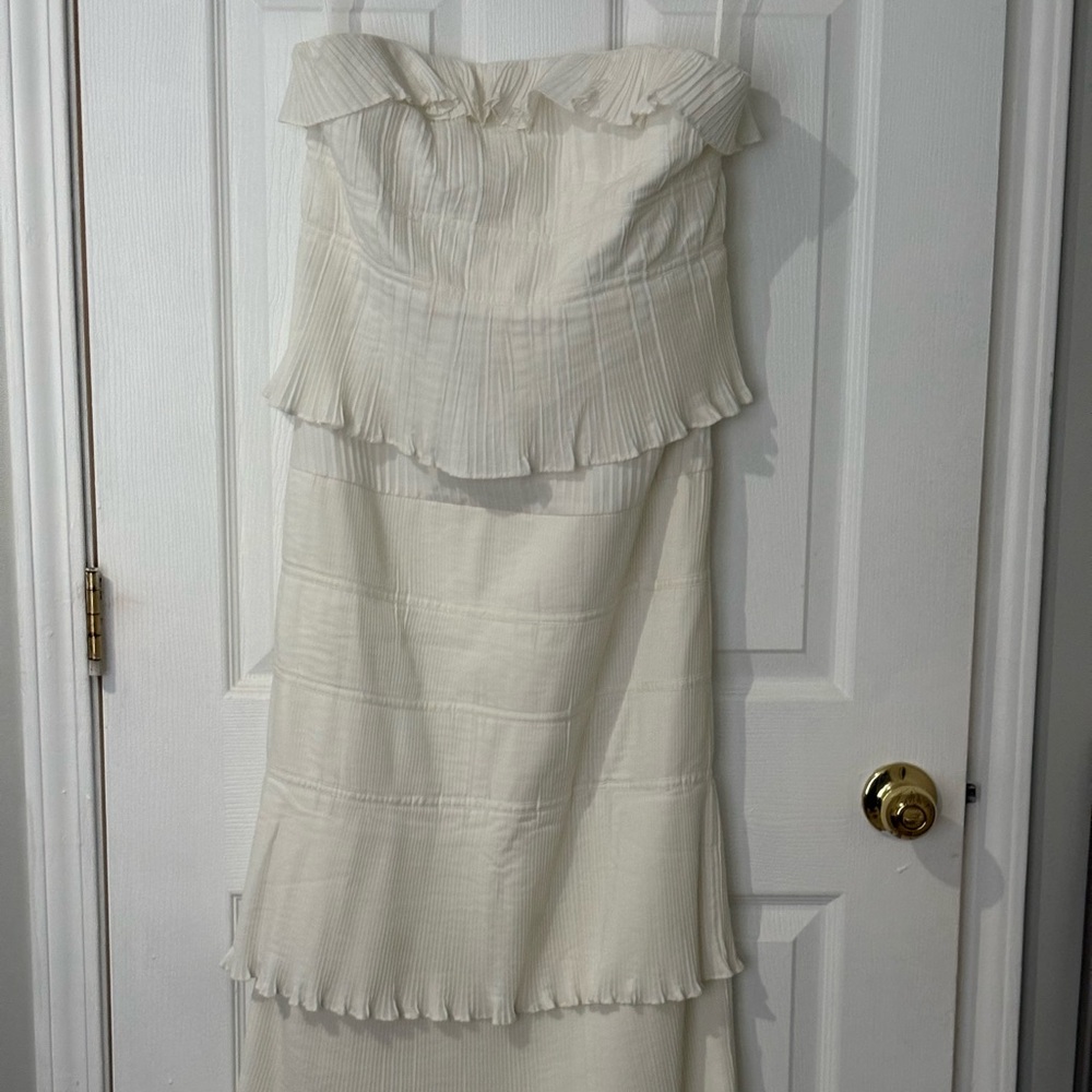 NWT anthropology Elegant White Ruffle Strapless Dress size M - Picture 6 of 6